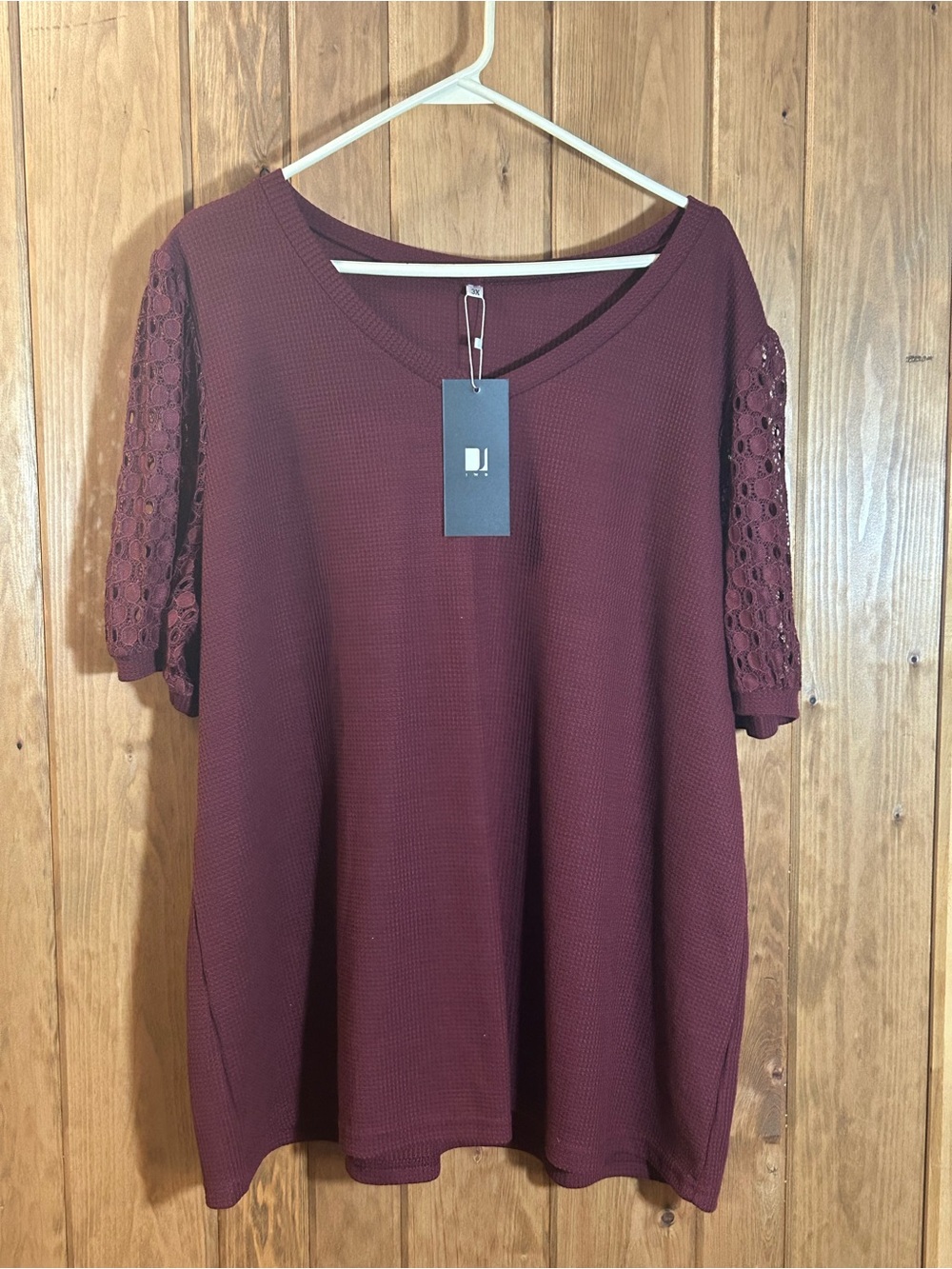 Women's Lace Sleeve Waffle Knit Tunic - Burgundy